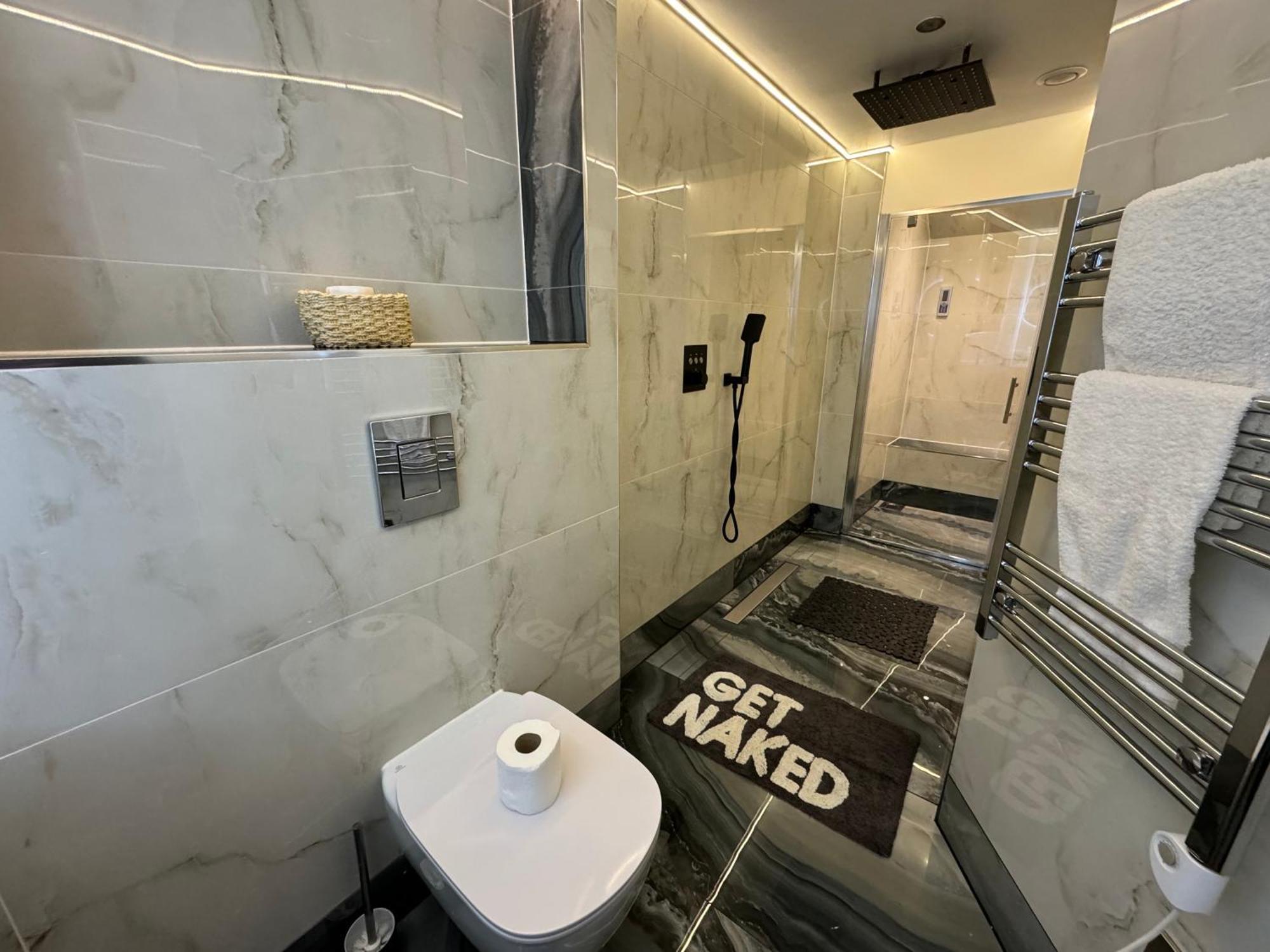 2bedroom & Steam Room! Apartamento